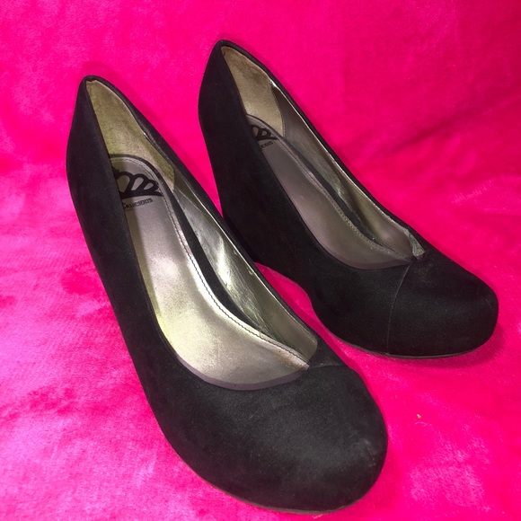 Fergalicious black suede wedges - Picture 1 of 1